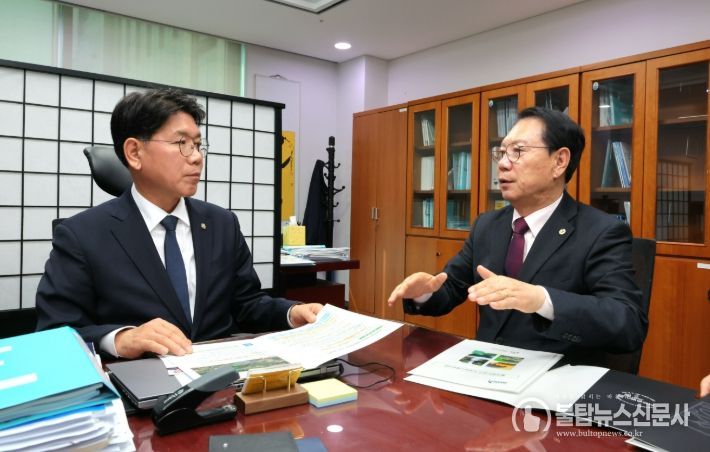 송인헌 괴산군수, 국회 방문