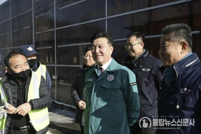 최재구 예산군수 거점소독시설 방문 모습